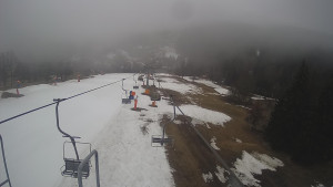 Snow park Paprsek - Lanovka - pohled dolů - 21.3.2023 v 07:50