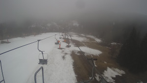 Snow park Paprsek - Lanovka - pohled dolů - 21.3.2023 v 08:00