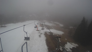 Snow park Paprsek - Lanovka - pohled dolů - 21.3.2023 v 08:20
