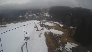 Snow park Paprsek - Lanovka - pohled dolů - 21.3.2023 v 08:35