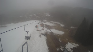 Snow park Paprsek - Lanovka - pohled dolů - 21.3.2023 v 08:50