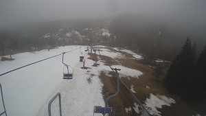 Snow park Paprsek - Lanovka - pohled dolů - 21.3.2023 v 09:15