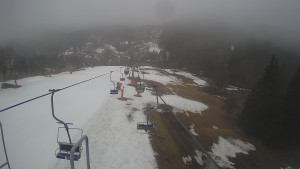 Snow park Paprsek - Lanovka - pohled dolů - 21.3.2023 v 09:20