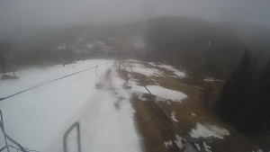 Snow park Paprsek - Lanovka - pohled dolů - 21.3.2023 v 09:25