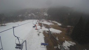 Snow park Paprsek - Lanovka - pohled dolů - 21.3.2023 v 09:40