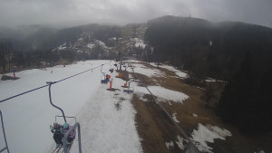 Snow park Paprsek - Lanovka - pohled dolů - 21.3.2023 v 10:15