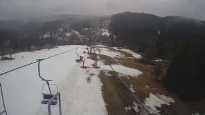 Snow park Paprsek - Lanovka - pohled dolů - 21.3.2023 v 10:30