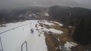 Snow park Paprsek - Lanovka - pohled dolů - 21.3.2023 v 10:35