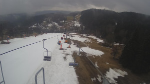 Snow park Paprsek - Lanovka - pohled dolů - 21.3.2023 v 10:40