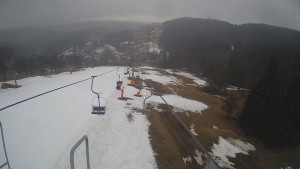Snow park Paprsek - Lanovka - pohled dolů - 21.3.2023 v 11:05