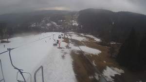Snow park Paprsek - Lanovka - pohled dolů - 21.3.2023 v 11:15