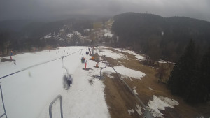 Snow park Paprsek - Lanovka - pohled dolů - 21.3.2023 v 11:20