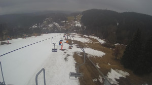 Snow park Paprsek - Lanovka - pohled dolů - 21.3.2023 v 11:35