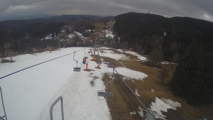 Snow park Paprsek - Lanovka - pohled dolů - 21.3.2023 v 12:10