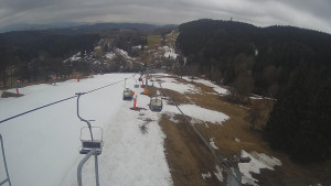 Snow park Paprsek - Lanovka - pohled dolů - 21.3.2023 v 12:15