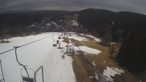 Snow park Paprsek - Lanovka - pohled dolů - 21.3.2023 v 12:30