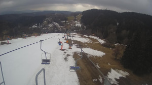 Snow park Paprsek - Lanovka - pohled dolů - 21.3.2023 v 12:50