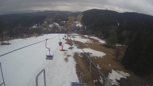 Snow park Paprsek - Lanovka - pohled dolů - 21.3.2023 v 13:10