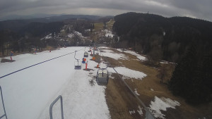 Snow park Paprsek - Lanovka - pohled dolů - 21.3.2023 v 13:40