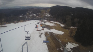 Snow park Paprsek - Lanovka - pohled dolů - 21.3.2023 v 13:50