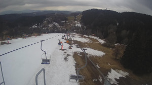 Snow park Paprsek - Lanovka - pohled dolů - 21.3.2023 v 14:00
