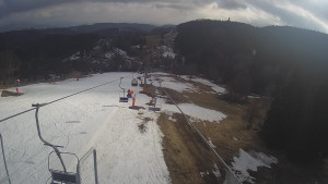 Snow park Paprsek - Lanovka - pohled dolů - 21.3.2023 v 15:40