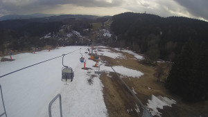 Snow park Paprsek - Lanovka - pohled dolů - 21.3.2023 v 16:00