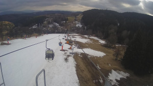 Snow park Paprsek - Lanovka - pohled dolů - 21.3.2023 v 16:15
