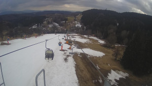Snow park Paprsek - Lanovka - pohled dolů - 21.3.2023 v 16:20