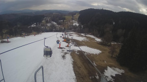 Snow park Paprsek - Lanovka - pohled dolů - 21.3.2023 v 16:30