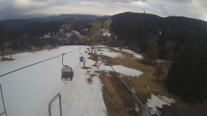 Snow park Paprsek - Lanovka - pohled dolů - 21.3.2023 v 16:45