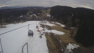 Snow park Paprsek - Lanovka - pohled dolů - 21.3.2023 v 17:45