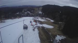 Snow park Paprsek - Lanovka - pohled dolů - 21.3.2023 v 18:10