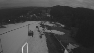 Snow park Paprsek - Lanovka - pohled dolů - 21.3.2023 v 18:35