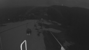 Snow park Paprsek - Lanovka - pohled dolů - 21.3.2023 v 18:45