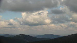 Horský hotel Volareza - Praděd - Panorama do údolí - 10.4.2023 v 16:00