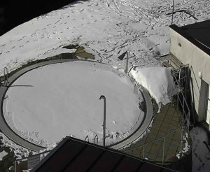 Ski areál SEVERKA v Dolní Lomné - Pohled na bazén - 3.3.2023 v 10:00