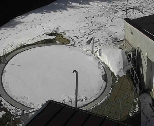 Ski areál SEVERKA v Dolní Lomné - Pohled na bazén - 3.3.2023 v 11:00