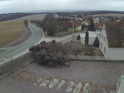 Vjezd do obce ze severu