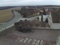 Vjezd do obce ze severu