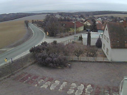 Vjezd do obce ze severu