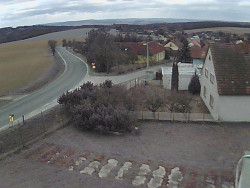 Vjezd do obce ze severu