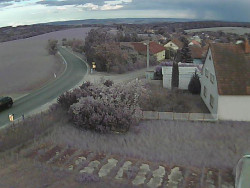 Vjezd do obce ze severu