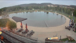 Koupací jezero