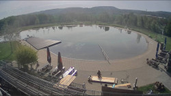 Koupací jezero