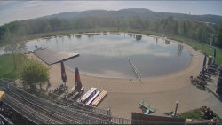 Koupací jezero