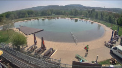 Koupací jezero