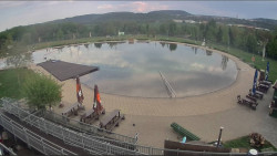 Koupací jezero