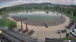 Koupací jezero