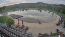 Koupací jezero